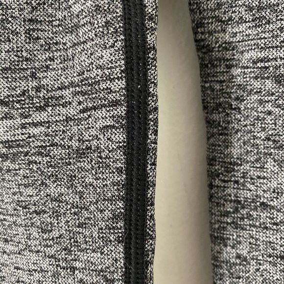 Pink Victoria's Secret Seamless Cropped Black Gray Leggings Size XS - Picture 5 of 9